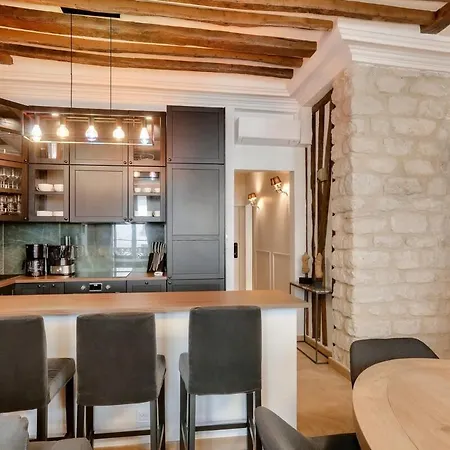 Luxurious 3bd With 3br And Ac Apartment *