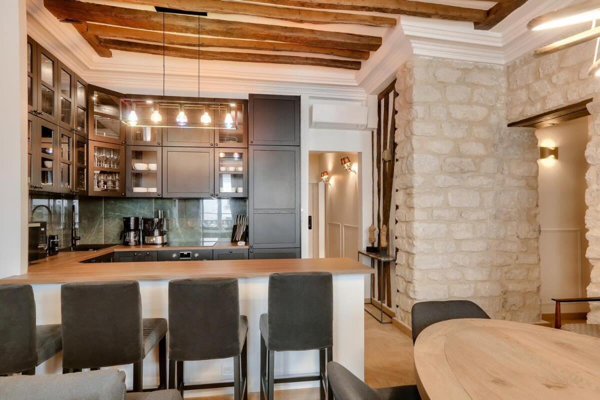 Luxurious 3bd With 3br And Ac Apartment *